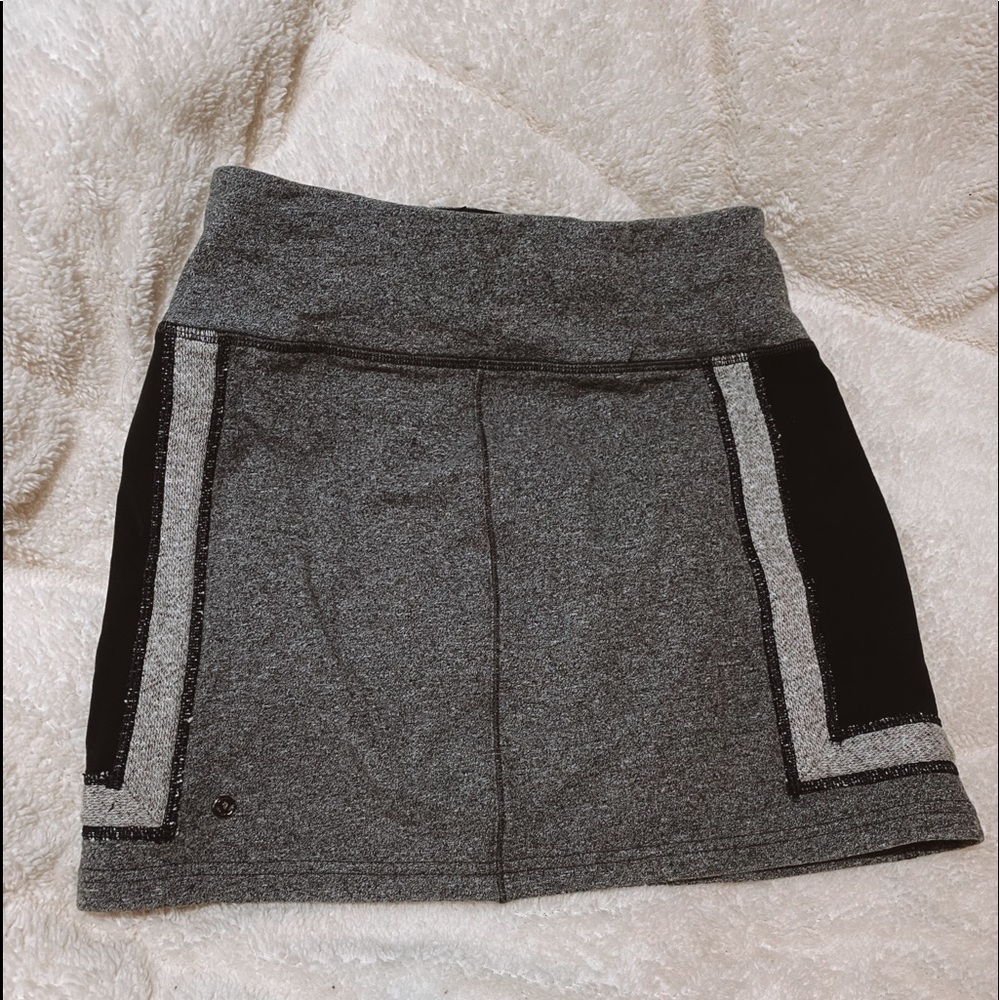 Lululemon skirt 🍋